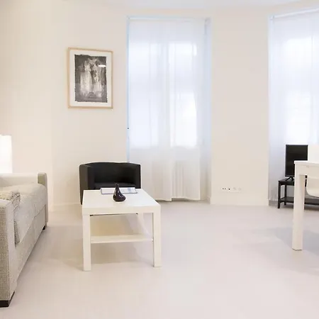 Emyrent I San Martin Apartamento